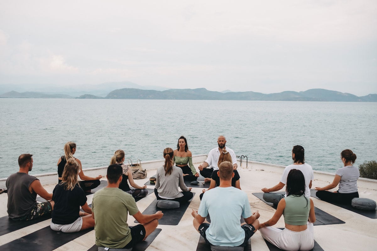 stephanie-muley-yoga-retreat-griechenland stephanie-muley-yoga-retreat-griechenland